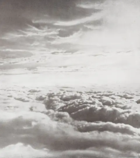 Richter, Gerhard – Nuvole. Offset su cartoncino leggero. In basso a destra firmato e datato, al verso con il timbro "mappe hbk hamburg edition griffelkunst" e il numero timbrato "36".