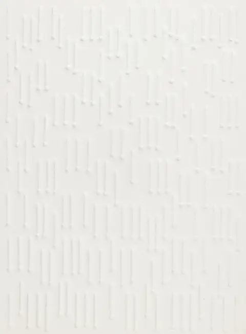 Uecker, Günther – Senza titolo. (Copertina con chiodi). Stampa in rilievo su carta spessa. 1975. Dimensioni foglio: 32 x 22,5 cm.