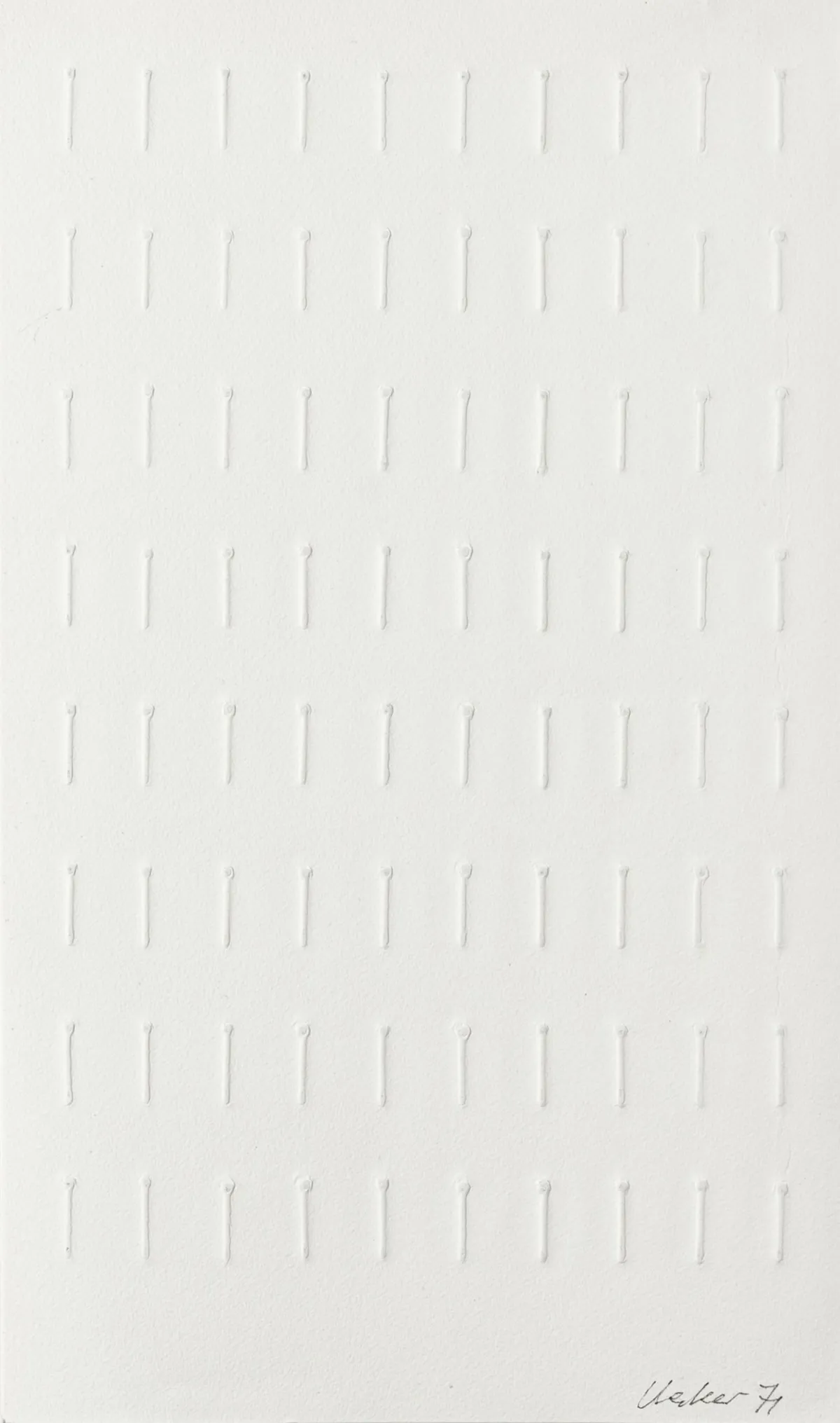 Uecker, Günther – Senza titolo. (Fila di chiodi). Stampa in rilievo su carta vergata. Firmato e datato a matita a destra. 1971. Dimensioni foglio: 36 x 21 cm.