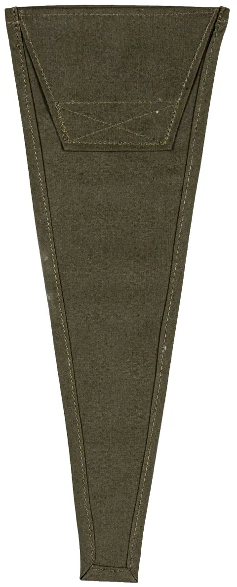 Walther, Franz Erhard – Find a Purpose for the Pocket. Kumaş obje: zeytin yeşili branda, kanatlı trapez biçimli çanta olarak dikilmiş.
