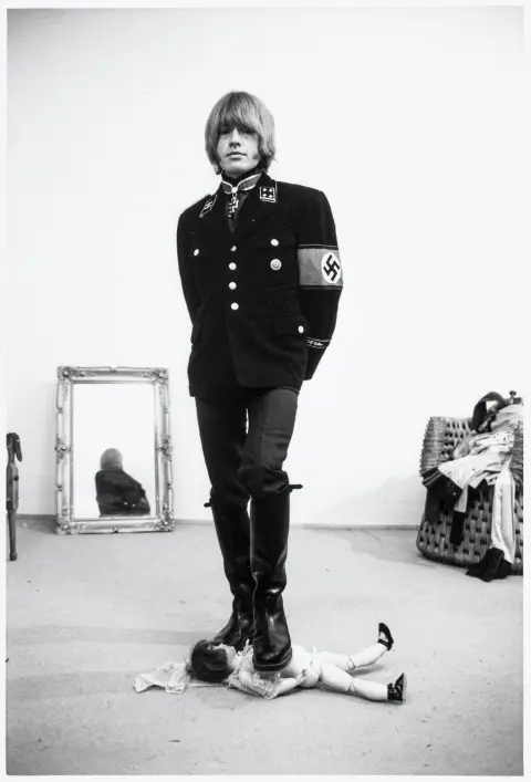 Bokelberg, Werner – Brian Jones in nazi-uniform. 3 foto's.