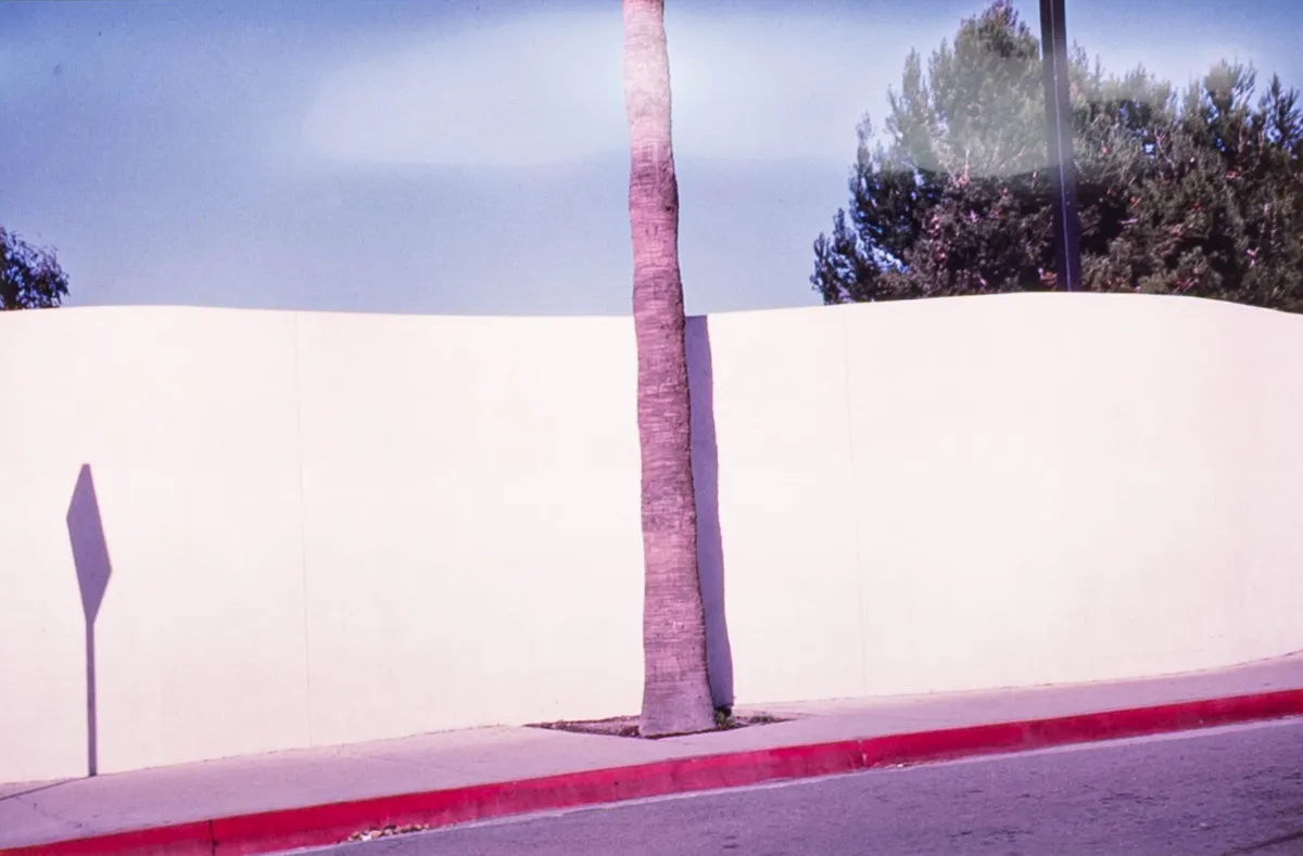 Fontana, Franco – Los Angeles. Cibachrome afdruk op fotopapier. Vintage. Gesigneerd, getiteld, gestempeld en gedateerd verso. 1991.
