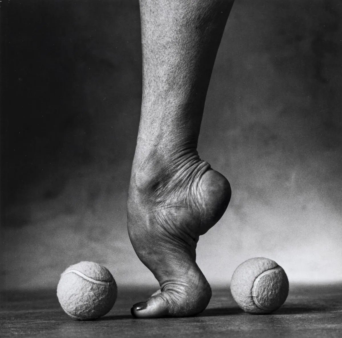 Huf, Paul – 13张黑白摄影作品集。每张均为相纸上的银盐明胶。Vintage。除一张外，每张背面均有…