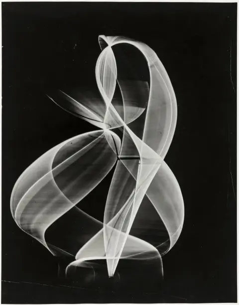 Matter, Herbert – Sans titre. (Photogramme).