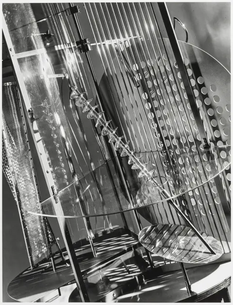 Moholy-Nagy, Laszló – Licht-Raum-Modulator (1930). Photographie originale. Gélatine argentique.