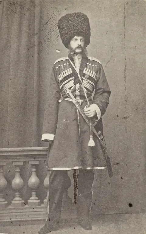 Dinastija Romanov – ruski car Aleksandar II. u kozačkoj uniformi (Carte de visite, cijela figura, stojeći). Sankt-Peterburg, G. (to jest…