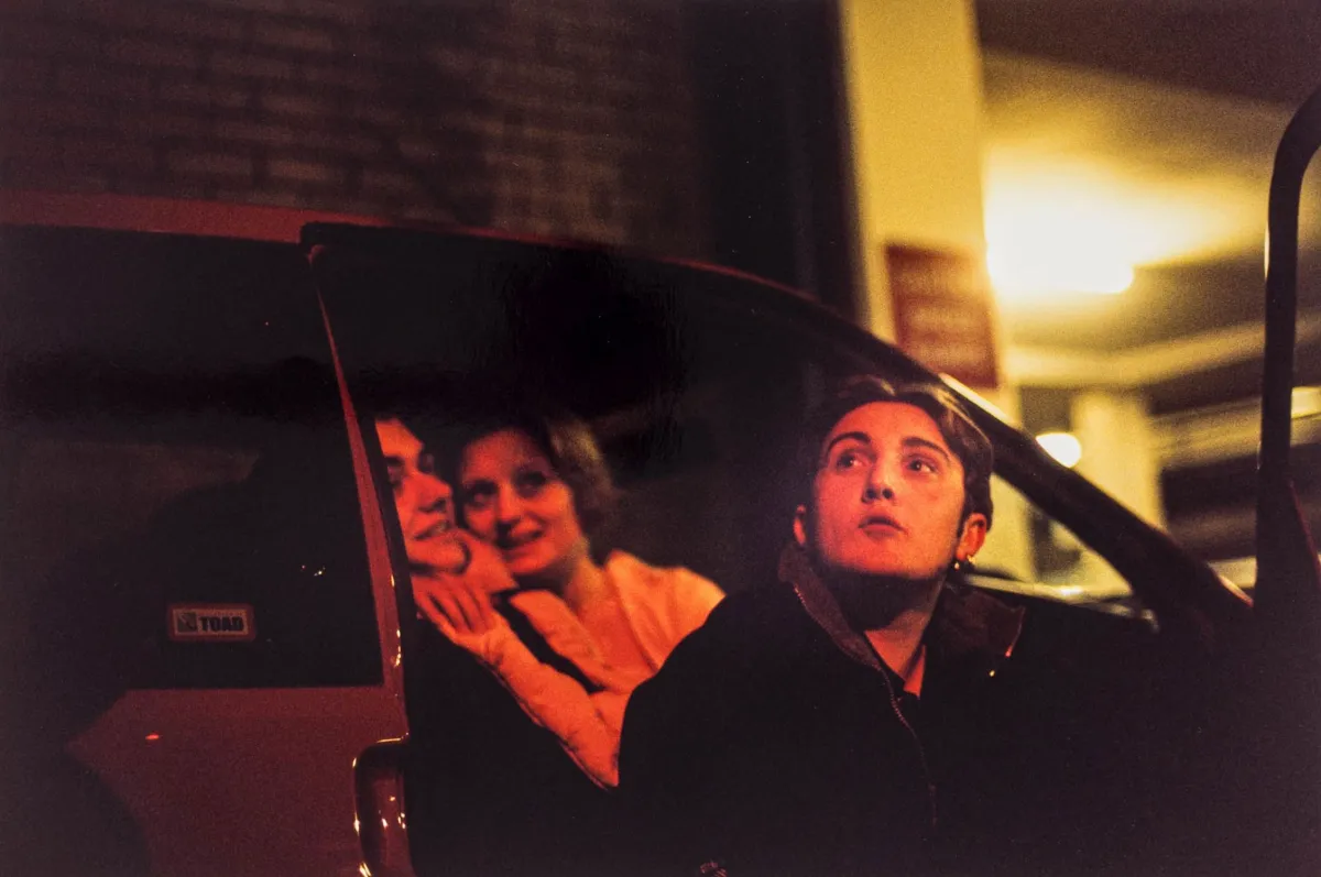 Zielony, Tobias – Car. C-print 于 Kodak Professional Endura 相纸。签名、编号、标注日期及标题。