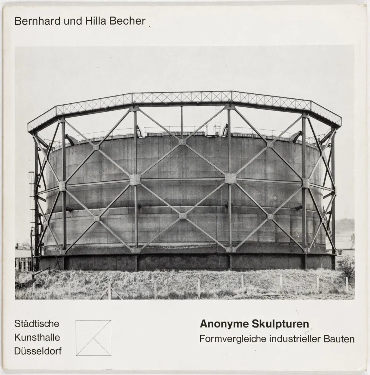 摄影书 – Becher, Bernd 和 Hilla。匿名雕塑：工业建筑的形式比较。