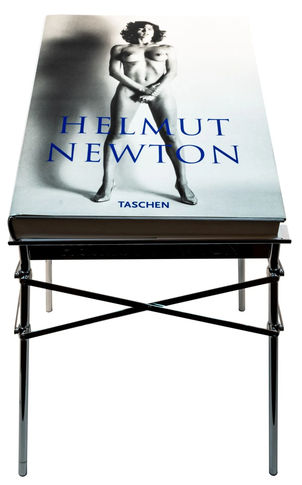 摄影书 – Newton, Helmut. Sumo. 由 June Newton 编辑。附400余幅部分彩色的摄影图版以及由…