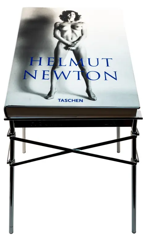 Fotobøger – Newton, Helmut. Sumo. Edited by June Newton. Med mere end 400, delvist farvede fotografiske…