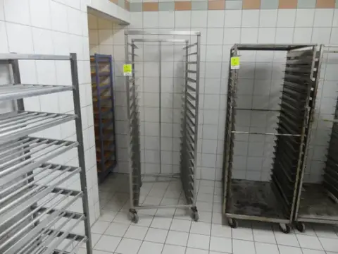 Ruostumaton teräspakastinkärry