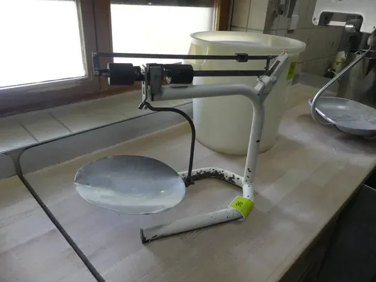 Mekaaninen liukupainollinen taikinavaaka