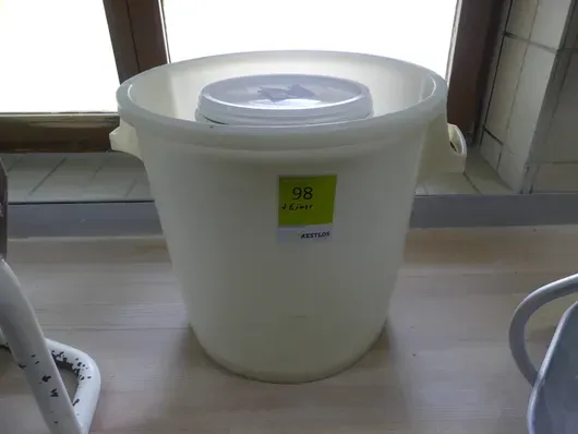 4 kpl ämpäri