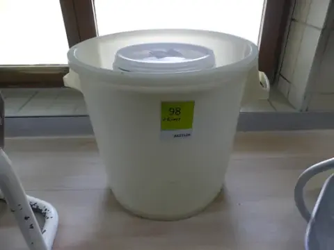 4 kpl ämpäri