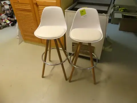 2 taburetes de bar