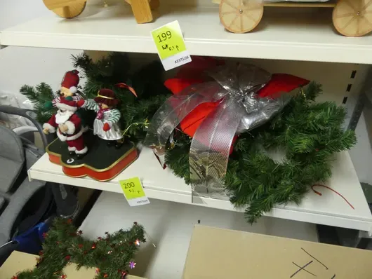 Lot decorațiuni (conținutul lotului)