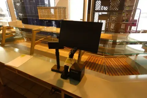 Sistema de caja GEEKOM