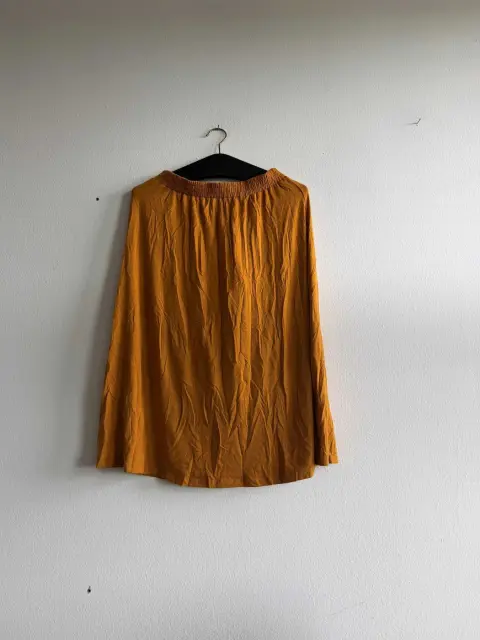 1 оригінальна спідниця міді basic apparel, inca Gold, розм. XS, нова