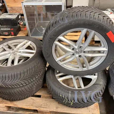 Set of all-season tyres SEMPERIT