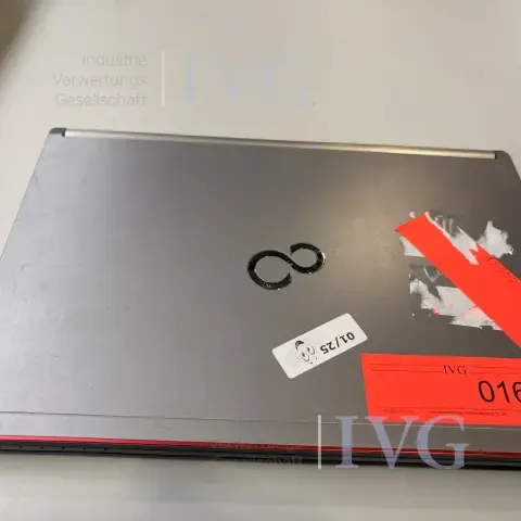 लैपटॉप FUJITSU Lifebook E744