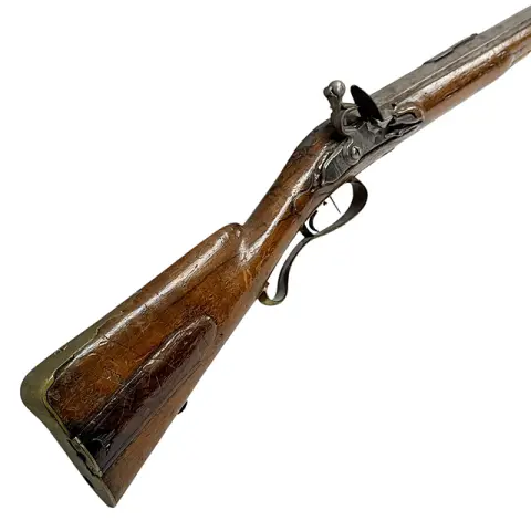 Flintlåsrifle med snellert, åttekantet løp, kinnstøttekolbe og kolberom, trolig 2. halvdel av 1700-tallet