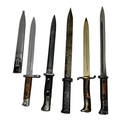 خمسة حراب مع هنغاريا M 1895، حربة جانبية 84/98 Walter & Co. Mühlhausen وحربة جانبية احتياطية