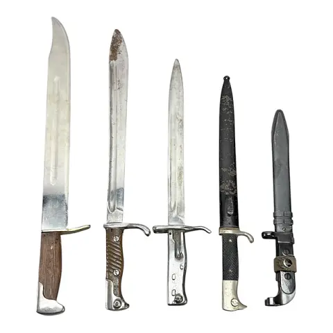 Lot de cinq baïonnettes, épée latérale 98/05 Simson & Co Suhl, épée latérale de secours, Kalachnikov
