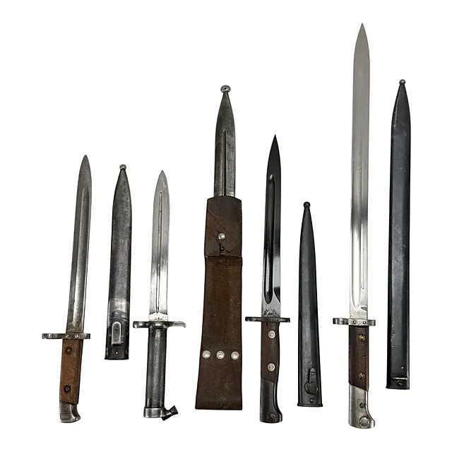 Vier bajonetten met scheden, Zweden M 1896, Joegoslavië M 1948 nummergelijk, Mauser-exportversie