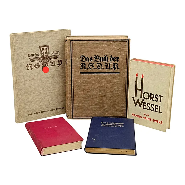 Cinq livres « Mein Kampf » 1943, « Das Buch der N.S.D.A.P. », « Horst Wessel », « Von der SdP zur NSDAP »