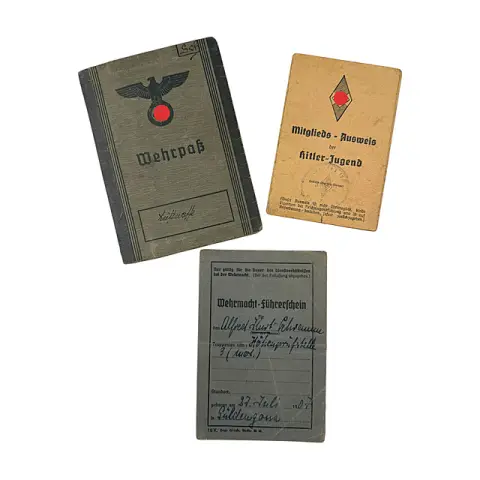Dokumentgruppe Luftwaffe, Wehrpass sanitetsoversersjant, førerkort, Hitler-Jugend-kort