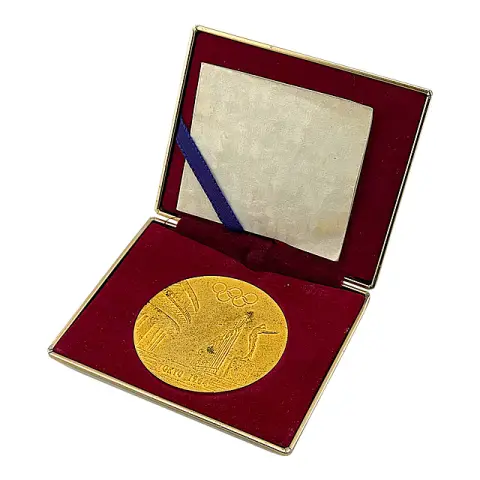 Olympiske leker Tokyo 1964, offisiell minnemedalje, forgylt kobber, etui og sertifikat