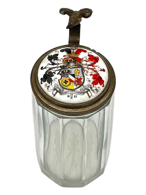 Bierkroes van de Vereniging van Duitse Studenten (VDSt) Greifswald met adelaarsdeksel en wapenplaquette, 1900