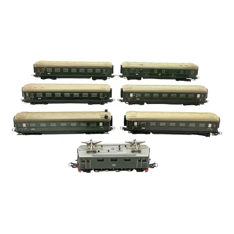 Märklin GS 800 locomotive électrique SJ Da 884 avec cinq voitures voyageurs et voiture postale 346, H0, années 1960