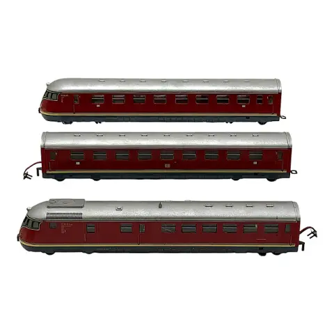 Trix Express VT 08 autorail diesel à trois éléments de la DB, rouge/argent, H0