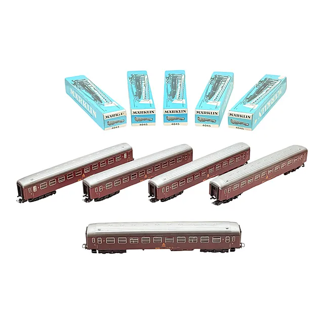 ماركلين H0 خمس عربات قطار سريع DSB 4045، الجيل الأول، حمراء، في العبوة الأصلية