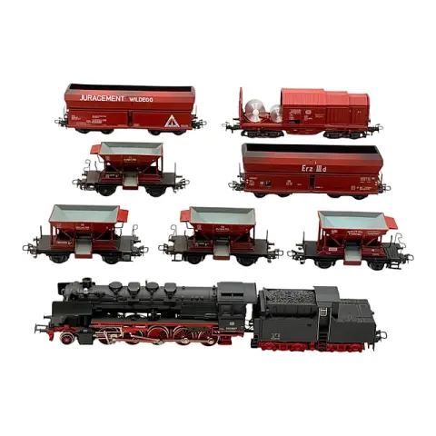 Märklin spoor H0 goederenstoomlocomotief serie 50 met cabinetender en zeven wagens