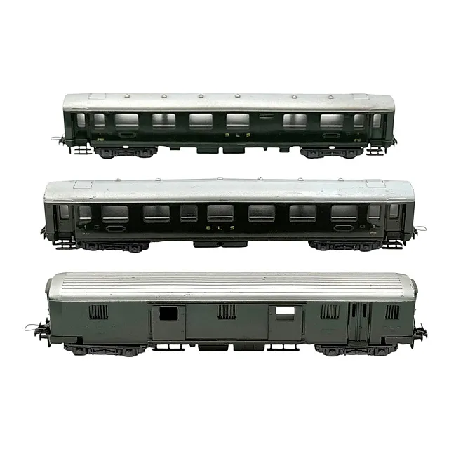 Trix Express H0 dva putnička vagona 1. razreda i vagon za prtljagu BLS, vjerojatno 1960-ih