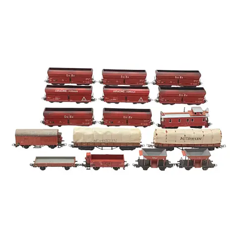 Märklin H0 lot de seize wagons de marchandises dont huit wagons autodéchargeurs Erz IIId, probablement années 1970