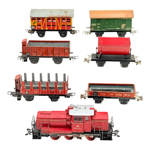 Märklin échelle H0 locomotive de manœuvre diesel V 60 rouge avec six wagons de marchandises, 3064