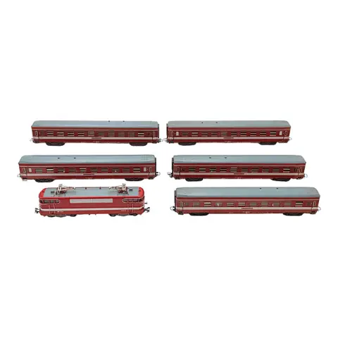 Märklin H0 locomotive électrique SNCF BB 9200 « Le Capitole » avec cinq voitures voyageurs 1re classe, probablement années 1970