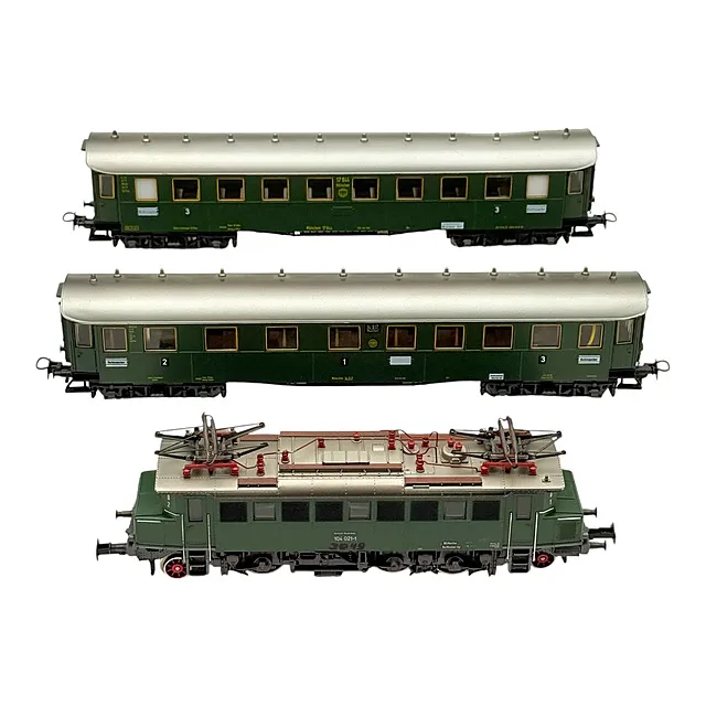 Märklin échelle H0, locomotive électrique série 104 verte avec deux voitures express, 3049