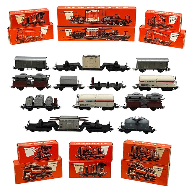 Märklin lot de douze wagons de marchandises, wagons surbaissés, citernes et à conteneurs, H0