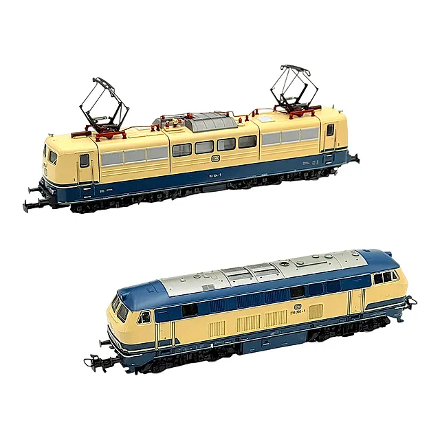 Märklin H0 3074 BR 216 内燃机车和 3058 BR 151 电力机车，DB 海蓝-米色