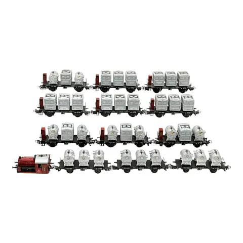 Brawa H0 locomotive diesel Köf 322 avec douze wagons porte-conteneurs Märklin, probablement années 1980