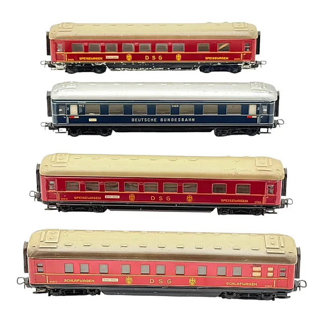 Fire Märklin D-togvogne DSG og DB, formentlig 1950'erne