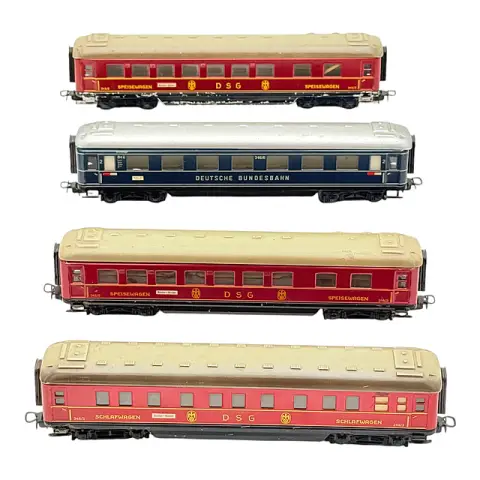Quatre voitures express Märklin DSG et DB, probablement années 1950