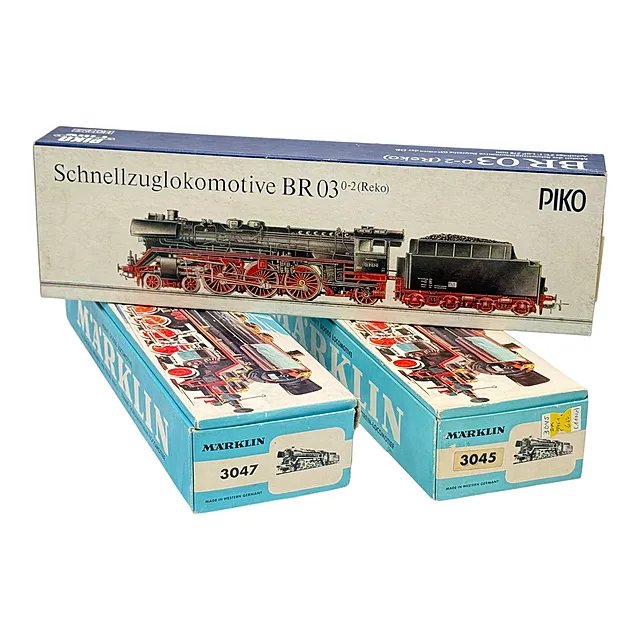Märklin e PIKO scala H0 tre locomotive a vapore rapide 3045 3047 serie 03 Reko, in scatola originale