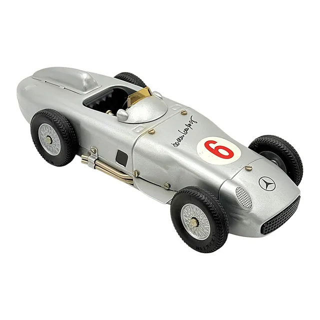 Märklin 81102 Mercedes-Benz W196 Silberpfeil Hans Herrmann, métal, mécanisme à remontoir