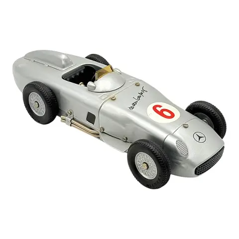 Märklin 81102 Mercedes-Benz W196 Silberpfeil Hans Herrmann, métal, mécanisme à remontoir