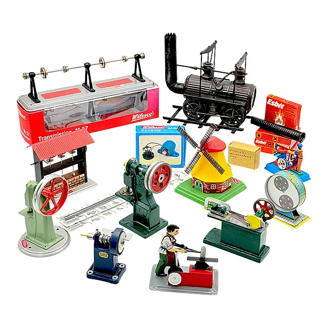 Standmodel van een stoomlocomotief met negen aandrijfmodellen, deels Wilesco, twee transmissies